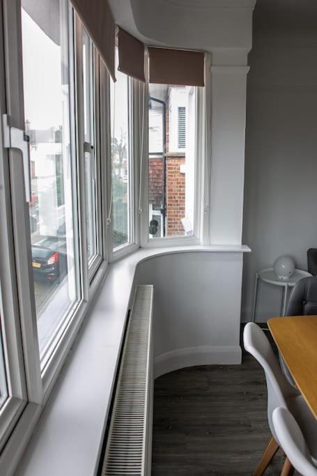 Stylish Retreat In Leigh-On-Sea Lejlighed Southend-on-Sea Eksteriør billede