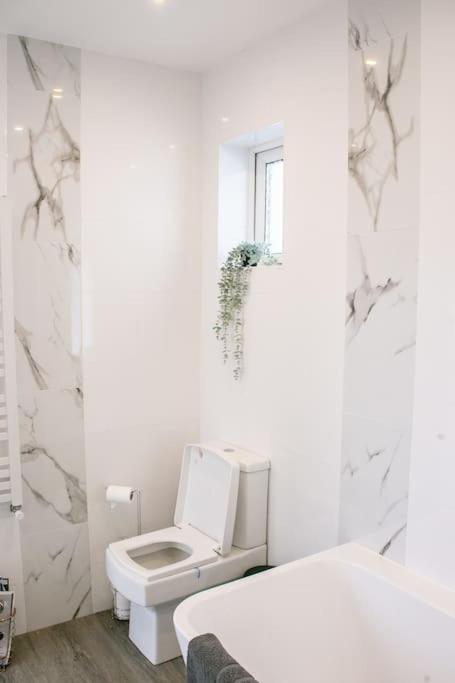 Stylish Retreat In Leigh-On-Sea Lejlighed Southend-on-Sea Eksteriør billede