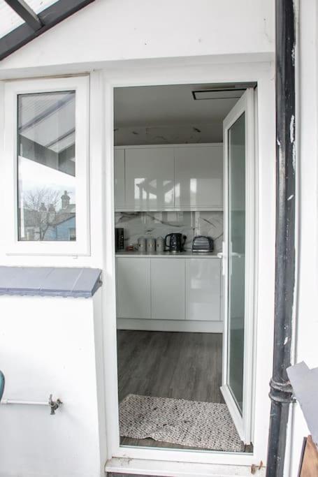 Stylish Retreat In Leigh-On-Sea Lejlighed Southend-on-Sea Eksteriør billede