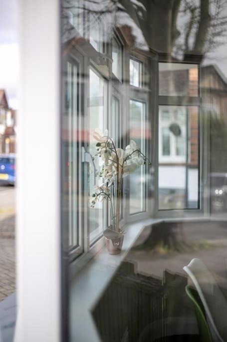 Stylish Retreat In Leigh-On-Sea Lejlighed Southend-on-Sea Eksteriør billede