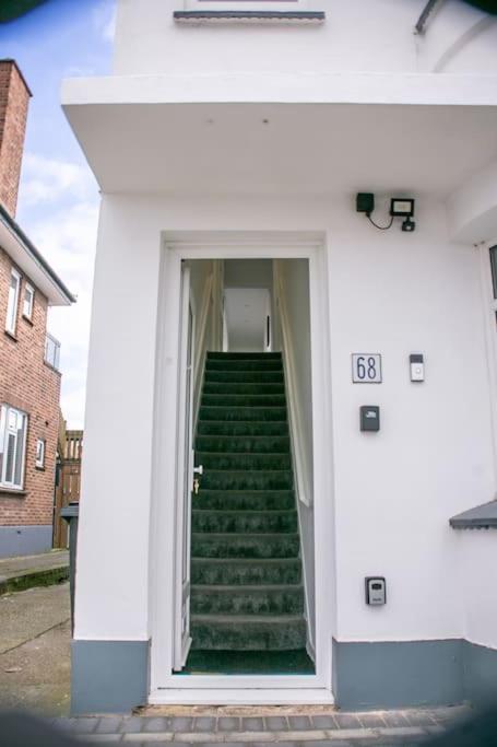 Stylish Retreat In Leigh-On-Sea Lejlighed Southend-on-Sea Eksteriør billede