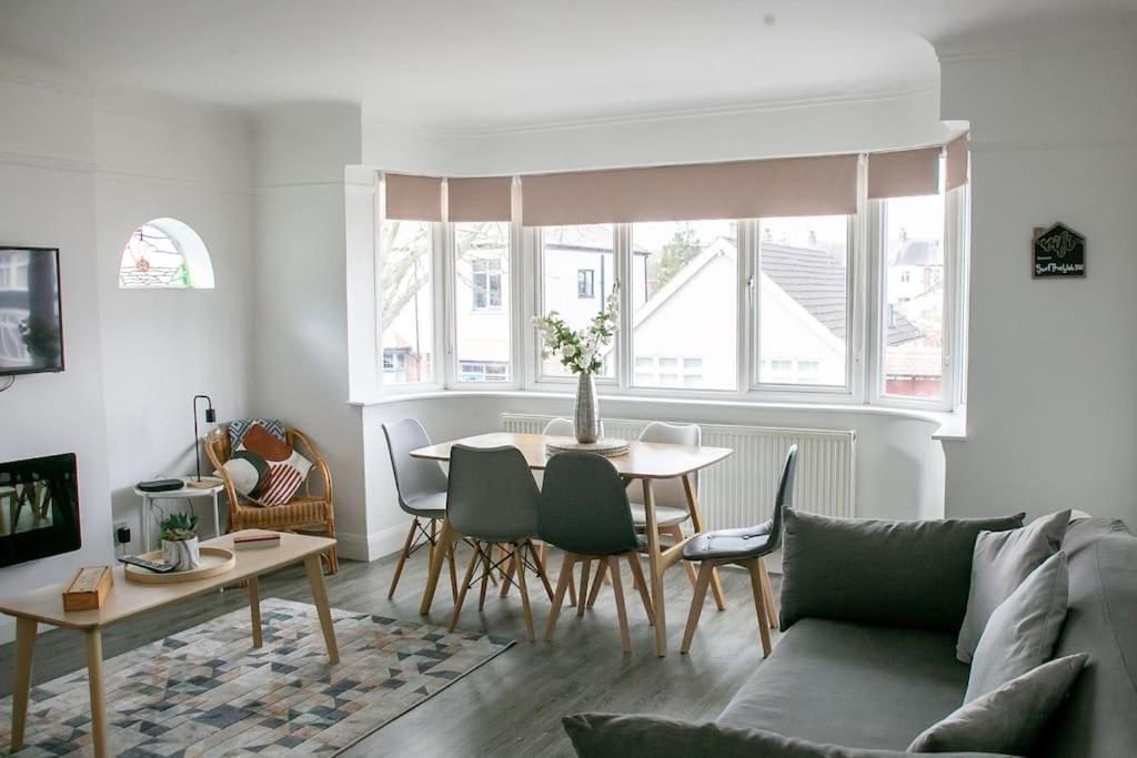 Stylish Retreat In Leigh-On-Sea Lejlighed Southend-on-Sea Eksteriør billede