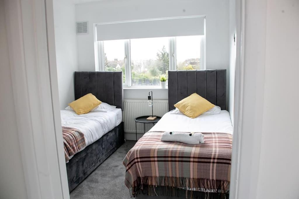 Stylish Retreat In Leigh-On-Sea Lejlighed Southend-on-Sea Eksteriør billede