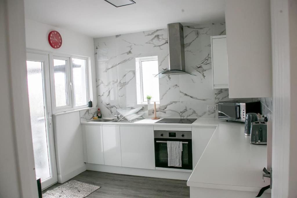 Stylish Retreat In Leigh-On-Sea Lejlighed Southend-on-Sea Eksteriør billede